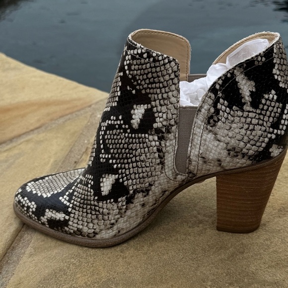Vince Camuto Famhida Snakeskin Leather Ankle Boots - Picture 5 of 13